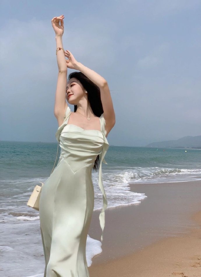 年会不能停 海报
